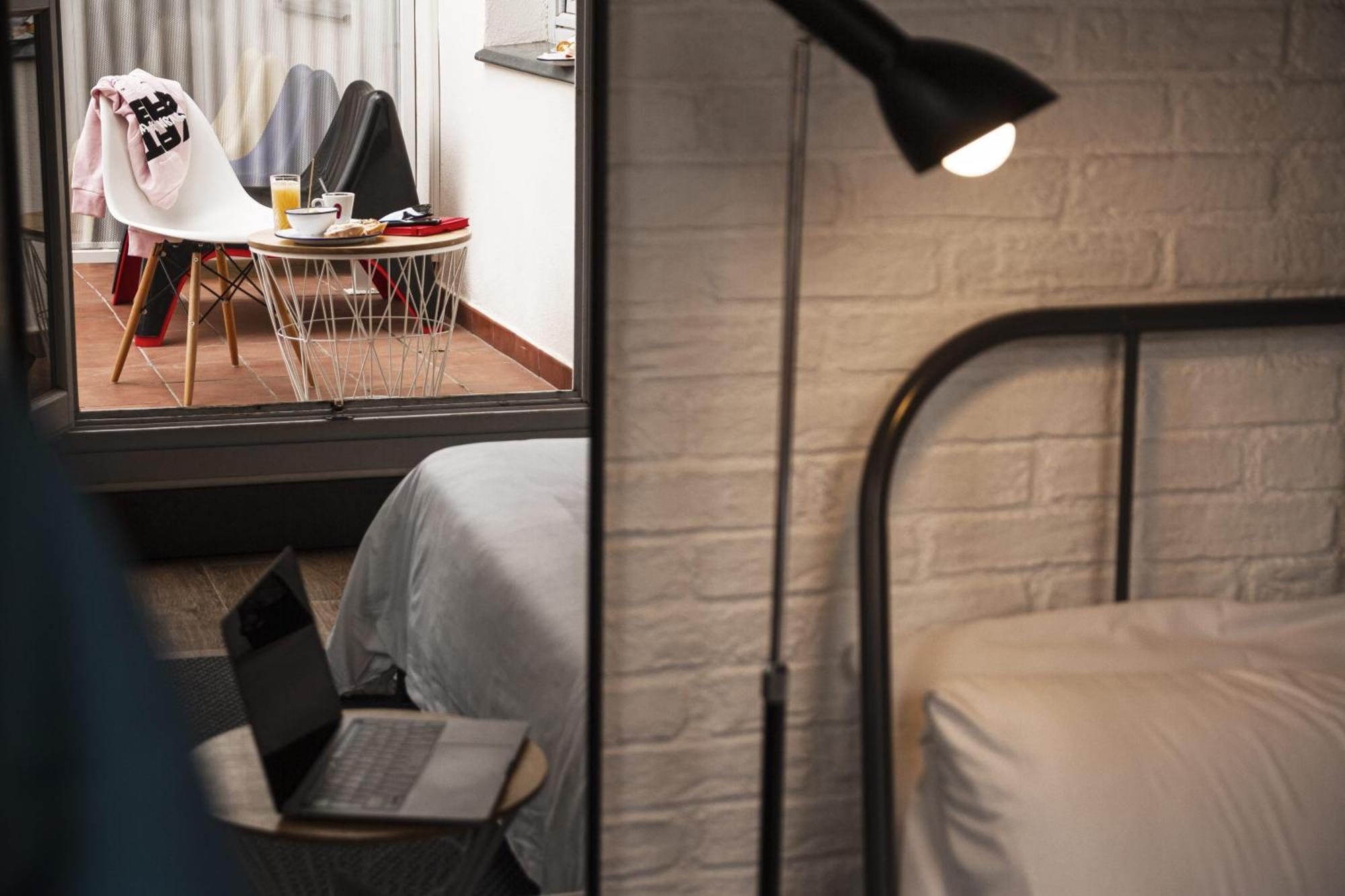 Room00 Chueca * Madrid